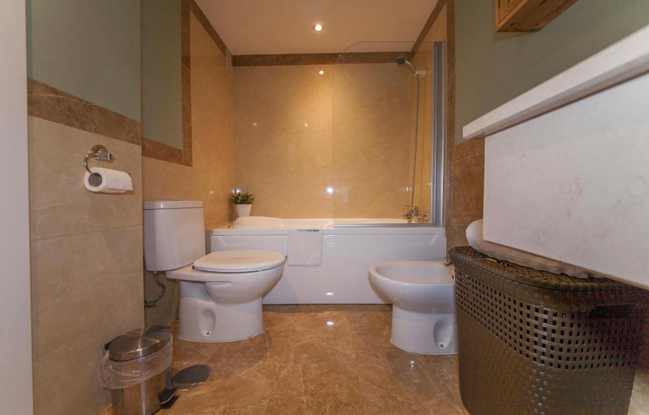 B02 - Fantastic Apartment With Pool Portimao Exterior photo