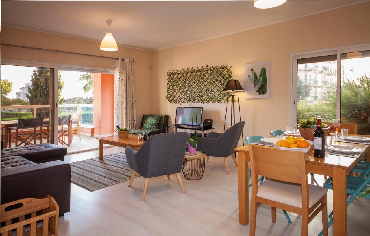 B02 - Fantastic Apartment With Pool Portimao Exterior photo